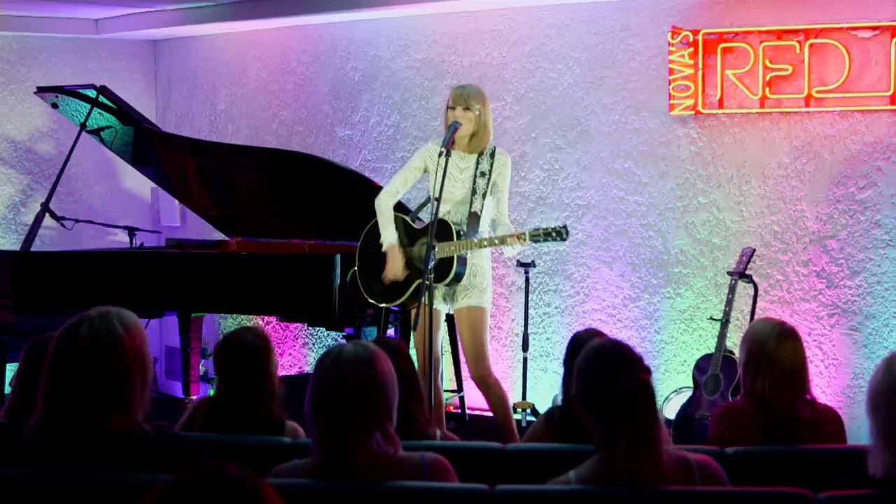 Nova's Red Room (2015) - Shake It Off