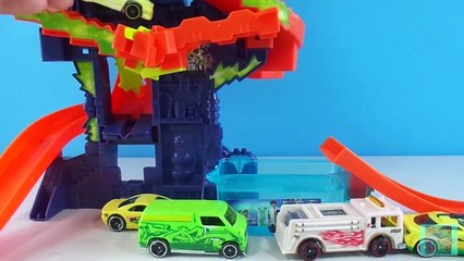 Hot Wheels Color Shifters Cars Barbaric and Firetruck Fire Eater in the Color Splash Science Lab