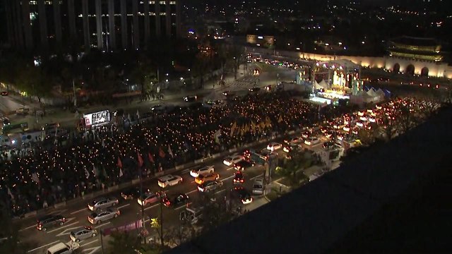 촛불은 계속된다 ...도심서 1주년 기념집회 / YTN
