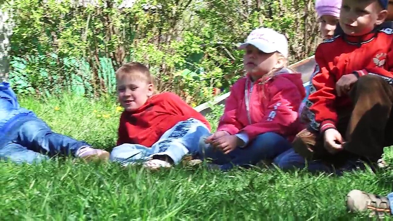 Обед и тихий час. Lunch and nap time in kindergarten.