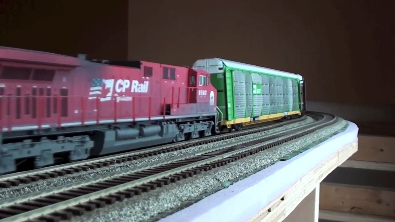 HO Big Trains On A Big Layout