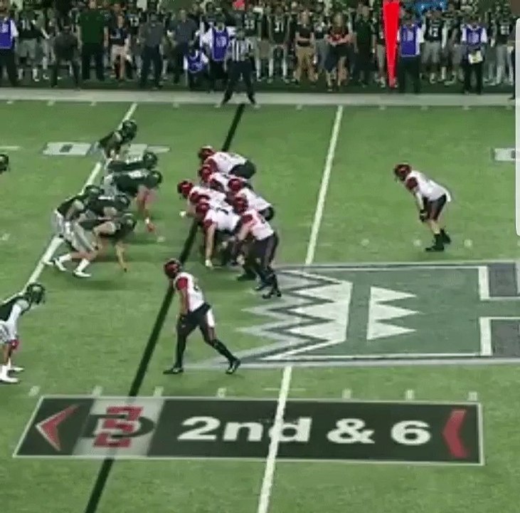 A player gets comically dragged in College Football!