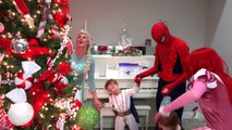 Frozen Elsa Kisses The Grinch! Spiderman and Disney Princesses kissed Mistletoe Prank! Christmas