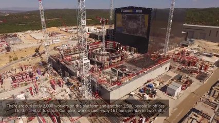 Survol du réacteur à fusion ITER en construction en France