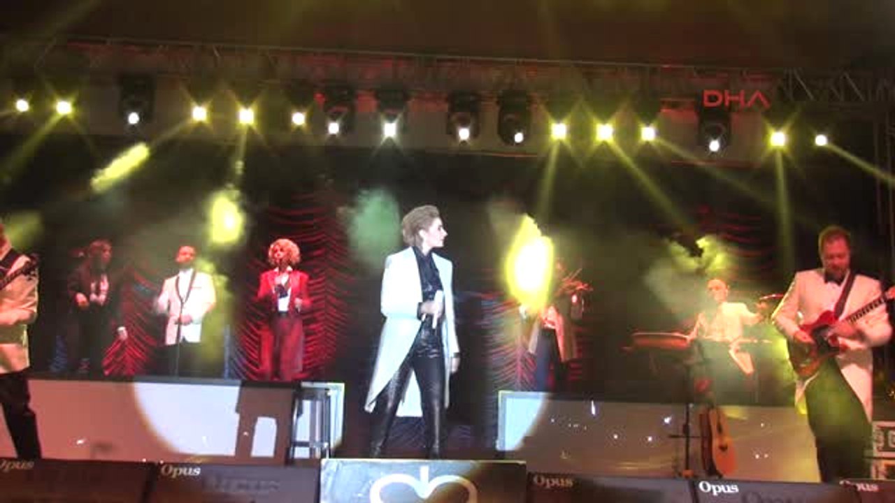 Marmaris Cumhuriyet Coşkusunu Sıla Konseri ile Kutladı