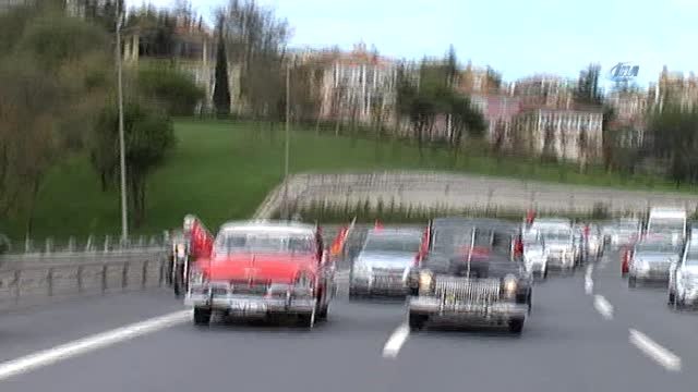 Klasik Otomobilciler 15 Temmuz Şehitler Köprüsü'nde Cumhuriyet Turu Yaptı