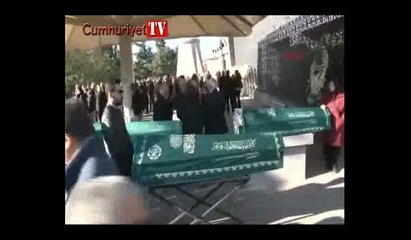 Kadıköy'de silahlı saldırıda öldürülen kadın son yolculuğuna uğurlandı