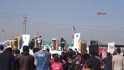 Şanlıurfa Akçakale'deki Suriyeliler, Terör Örgütlerini Protesto Etti