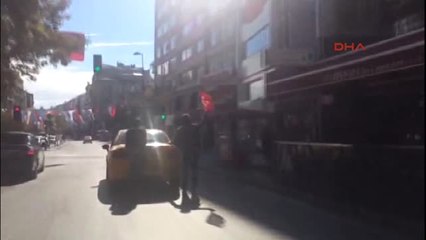 Şişli'de Patenli Gençlerin Tehlikeli Yolculuğu