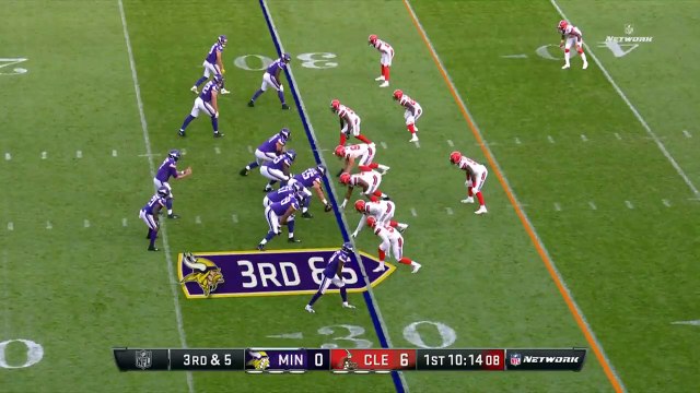 Minnesota Vikings quarterback Case Keenum finds wide receiver Stefon Diggs for first down