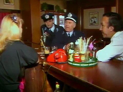 36. Αστυνόμος Θανάσης Παπαθανάσης Ε36 Νομοταγείς πολίτες δ΄μέρος