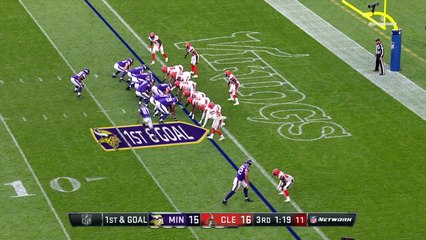 Jerick McKinnon celebrates London touchdown by buckling up