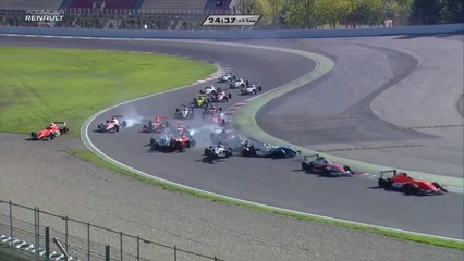FR 2.0 Catalunya 2017 Race 2 Start Massive Pile Up