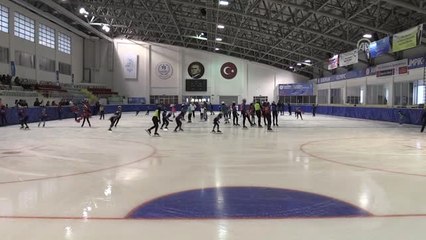 Cumhuriyet Bayramı'nı Buzda Kutladılar