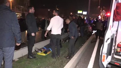 Otomobil Direğe Çarptı: 4 Yaralı