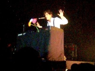 Bruxelles 13/11/07 - MIKA parle néerlandais :D