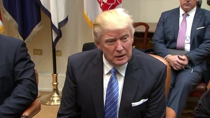 트럼프 지지율 바닥세 38%... 경제 분야는 지지 / YTN