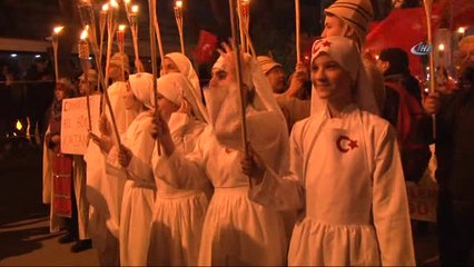 Çanakkale'de 3 Bin Kişiyle Fener Alayı