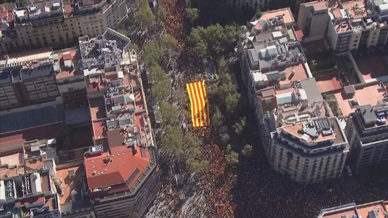 Mindestens 300.000 sagen 'Katalonien gehört zu Spanien'