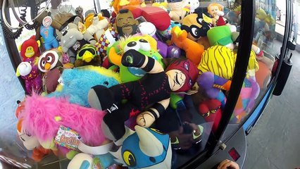 OMG!! #60 WINNING at the claw machine!