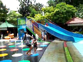 video- 2. Adelio Bermain Wisata Air Galaxy Water Park Yogyakarta 29 Oktober 2017