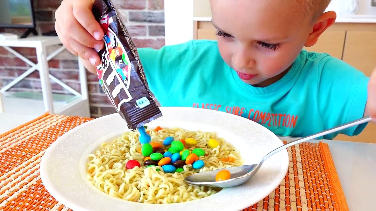 BAD KIDS & GIANT CANDY M&M's Johny Johny Yes Papa Nursery Rhymes Song & Learn Colors for Children-p1ttO2AAE5k