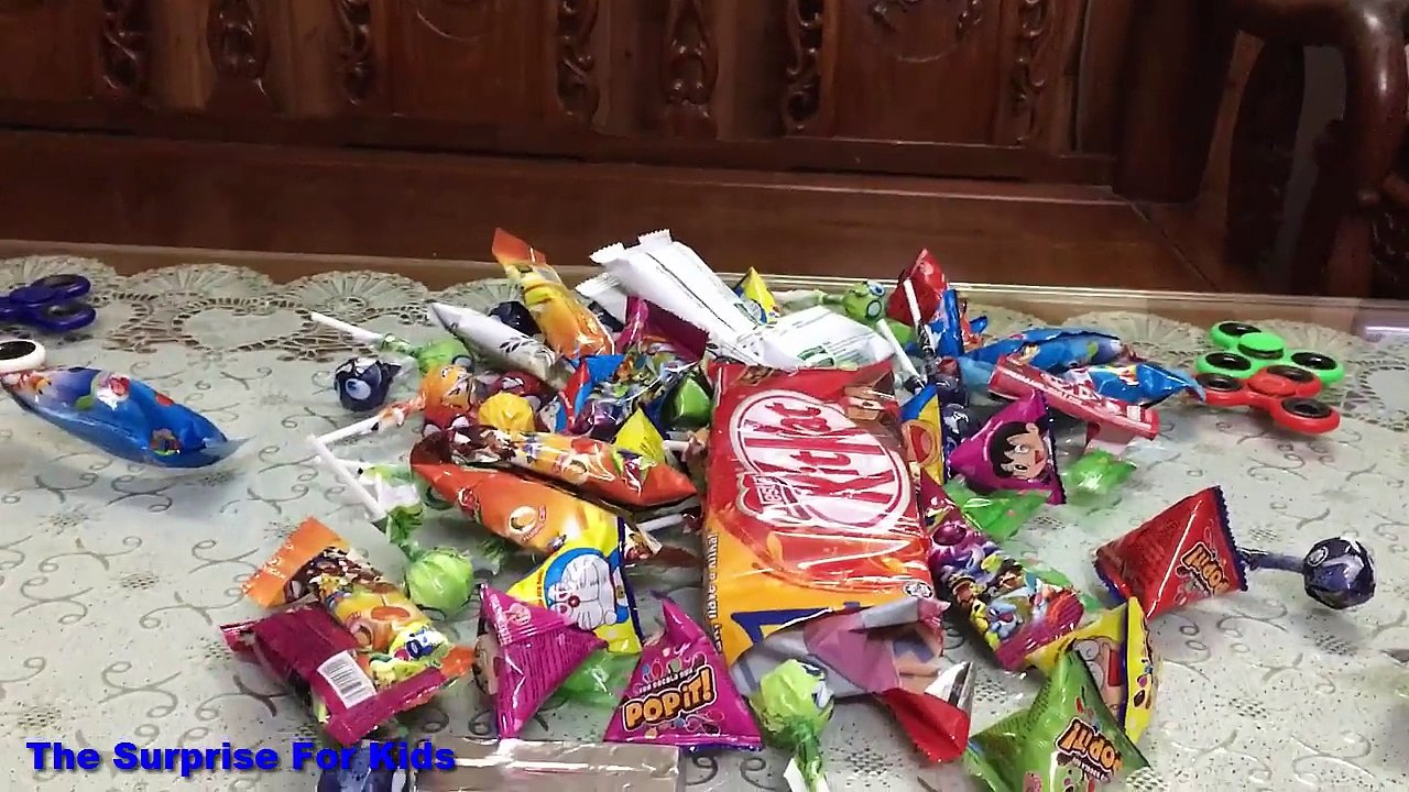 Bad Kids Magic Fidget Spinner Hypnotize Mommy! Family fun toys for kids! Johny Johny Yes Papa-JXqrDRsB2jA