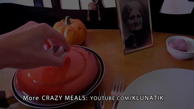 Klunatik Eating BRAINS, EYEBALLS and a TONGUE!!! Kluna Tik Dinner #37 _ ASMR eating sounds face-_waqCfvfXBU