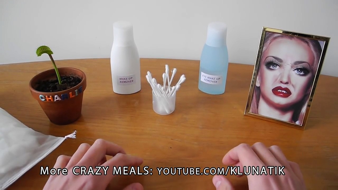 Eating dirty Q-tips and cotton balls!! Kluna Tik Dinner #39 _ ASMR eating sounds no talk-lxdBQ6wT0Hw