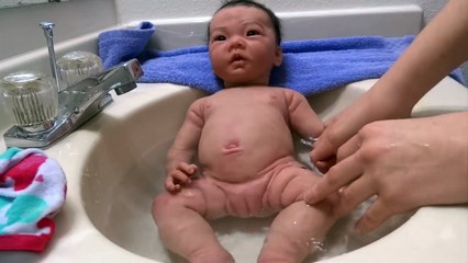 Full Body Silicone Baby Zaras First Bath!
