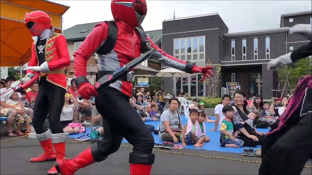 「レッドヒーロー」ショー　new.8.3　Red Power Rangers Show