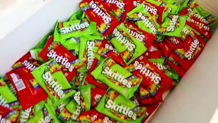 Bad Kids & Giant Candy Accident! Johny Johny Yes Papa Song Nursery Rhymes Song for Childrens-WaMVkoc2ehg