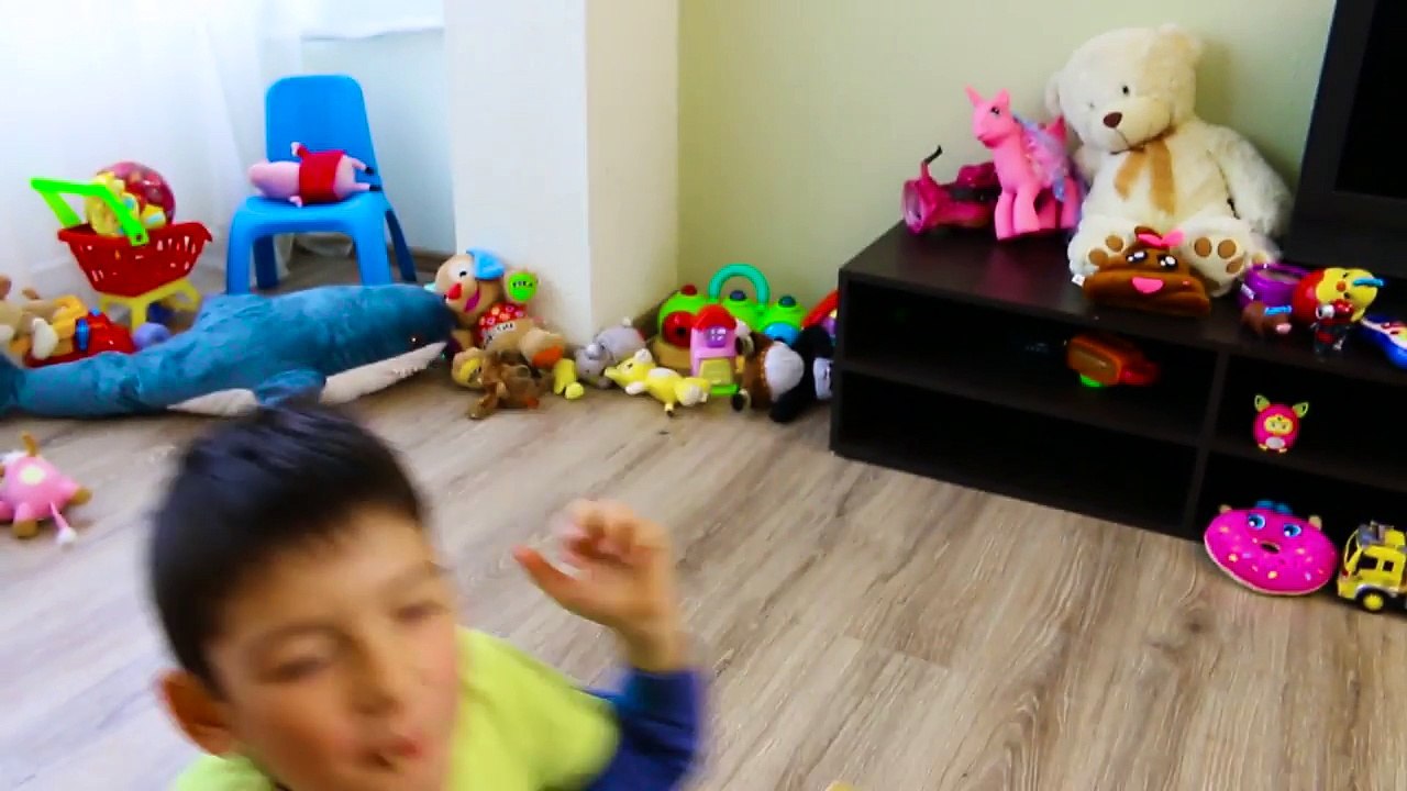 Bad Kids & Giant McDonald's Accident! Johny Johny Yes Papa Song Nursery Rhymes Song for Children-VYF5K0WL4s8