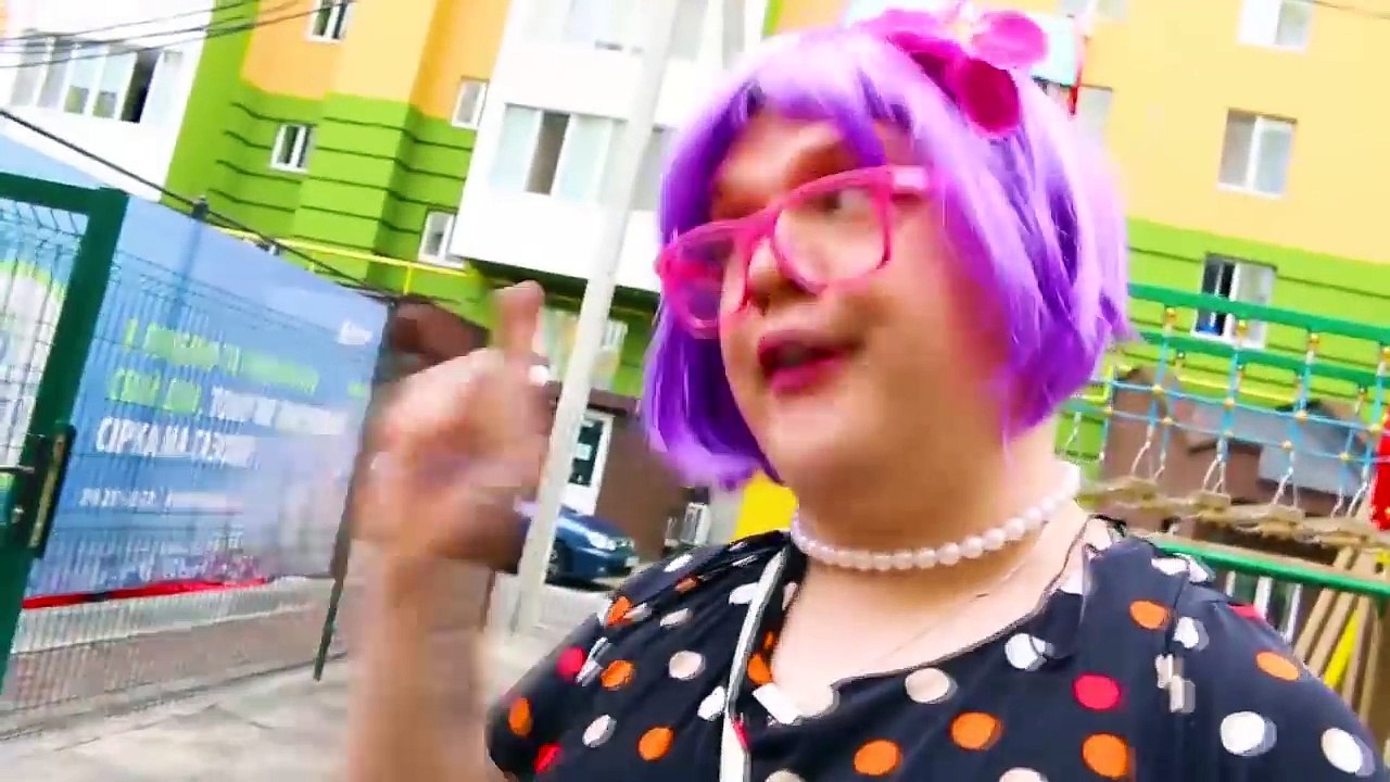 Bad Baby Sitter Minnie Bike Race Victoria Annabelle Playground Babies Toy Freaks-W0bP-8n4T9A