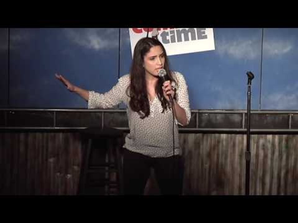 Luz Pazos: (Stand Up Comedy)