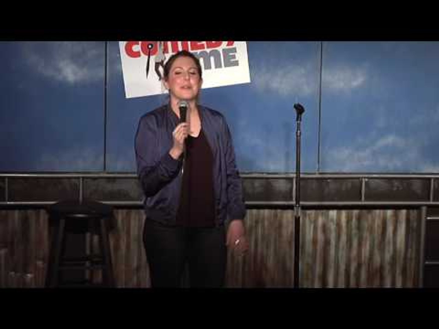 Hanna Dickinson: (Stand Up Comedy)