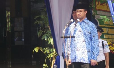 Gubernur Anies Baswedan Pimpin Upacara Sumpah Pemuda