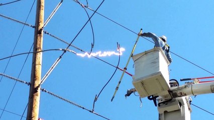 Un électricien manque de se faire électrocuter