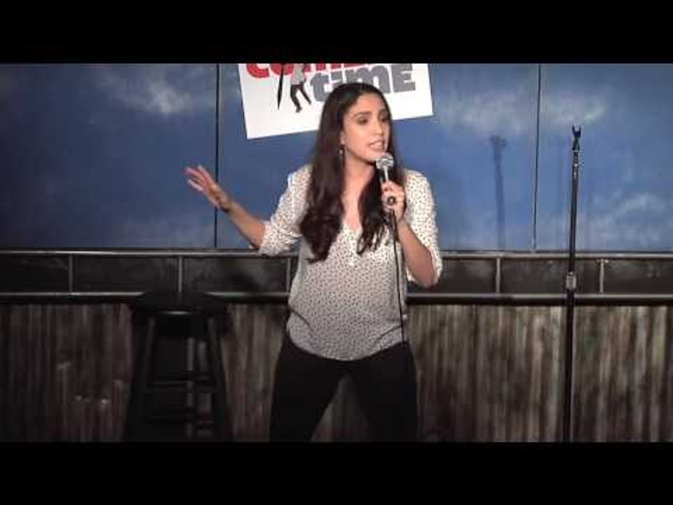 Luz Pazos: (Stand Up Comedy)