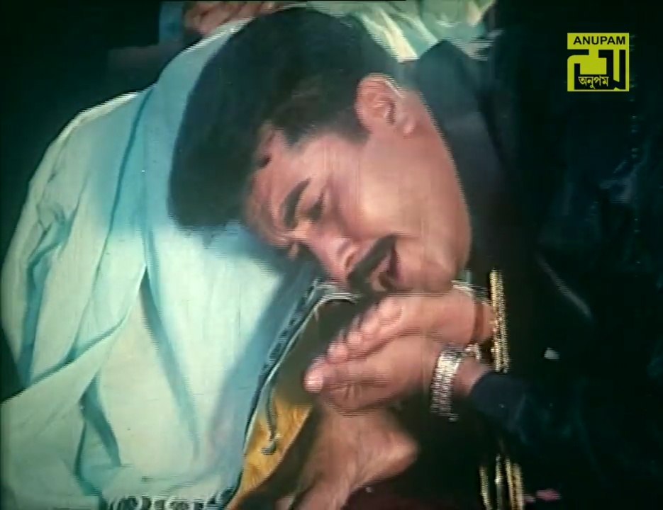 Bangla sad song|Mayer Ekdhar Dudher Daam_মায়ের একধার দুধের দাম|bangla movie song|_Bortoman_Manna,Anwara,Moushumi  |Bangla romantic song