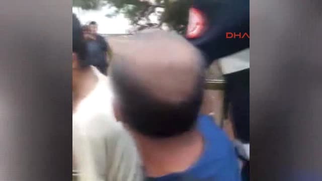 Şanlıurfa Okulun Duvarından Atlarken Koluna Demir Saplandı