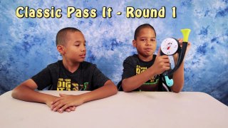 Playing the New Bop It | Toys Review Twin Challenge