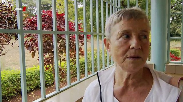 MENSCHEN HAUTNAH : Oma geht nach Afrika