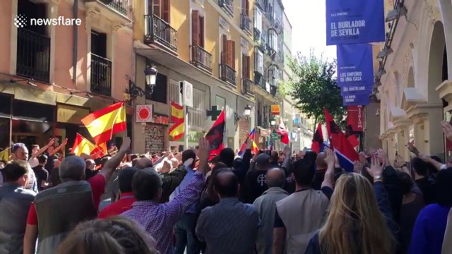 Nazi-saluting fascists demand freedom for prisoners