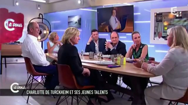 Charlotte de Turckheim raide dingue d'un homme politique