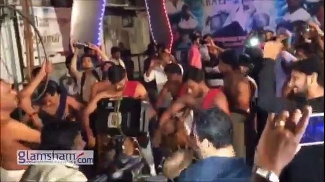 73.KABALI- Rajinikanth Crazy Fans light crackers outside theatres