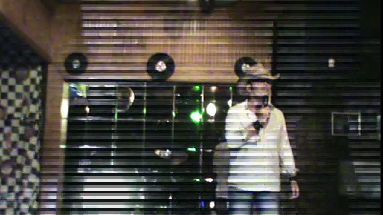 Franz Goovaerts sings 'Don't Cry Daddy In The G...