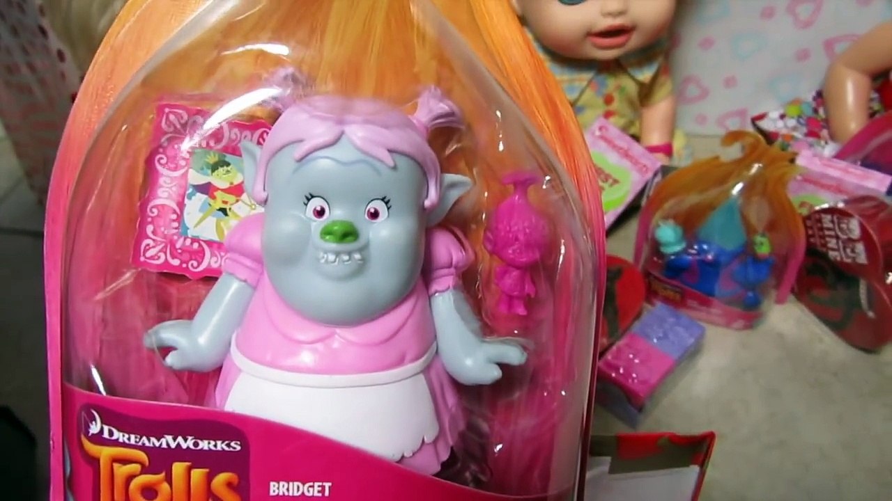 BABY ALIVE VALENTINES DAY PRESENTS + London + Sophie + Lala! Poops + Pees Dolls
