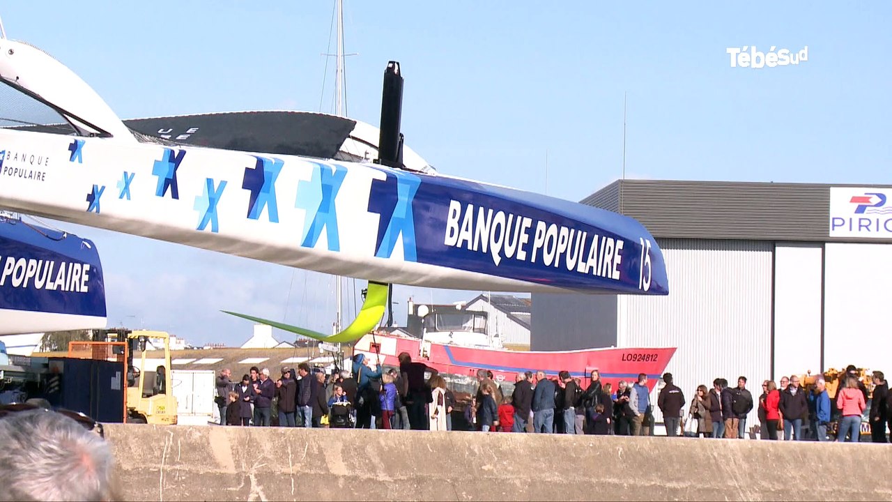 Lorient. Mise à l'eau du maxi "Banque Populaire IX"