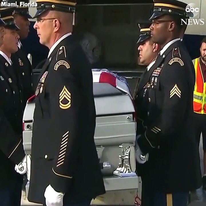 La David Johnson, killed in action in Niger, are returned to Miami.